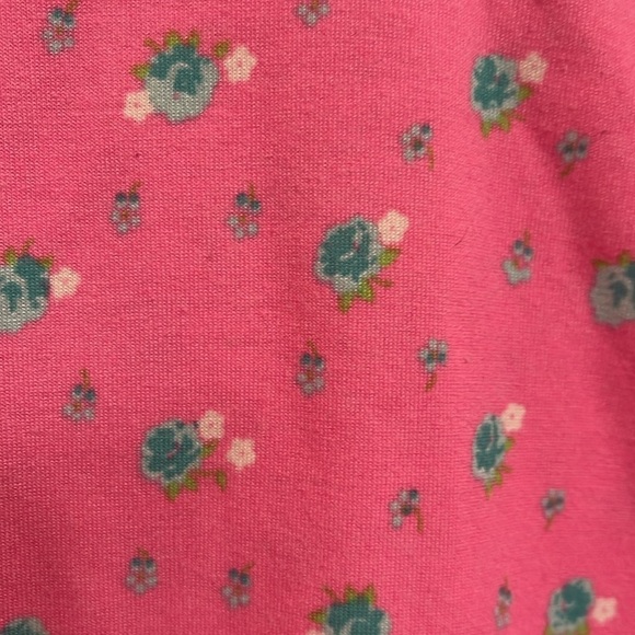 Pink nightgown with blue flower pattern. Size Large. - Picture 8 of 9